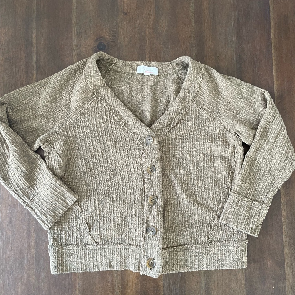 Vince Camuto olive  3/4 sleeve Cardigan medium